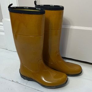 Kamik mustard yellow rubber boots